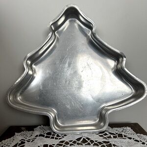 Vintage Tree Cake Tin